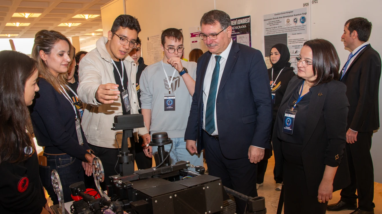 Selçuk Üniversitesinde Kuantum Evreni Kongresi düzenlendi